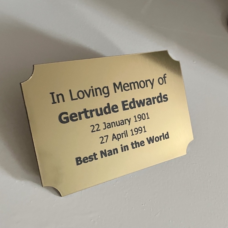 Memorial plaque in remembrance outdoor bench plaque personalised 10 x 7 cm 4 x 2.75 inch various colours we also offer custom sizes