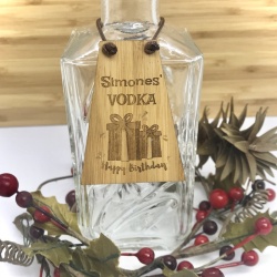 Vodka Bottle Tag Drinks Plaque in Bamboo ''Happy Birthday'' Personalised with your own words